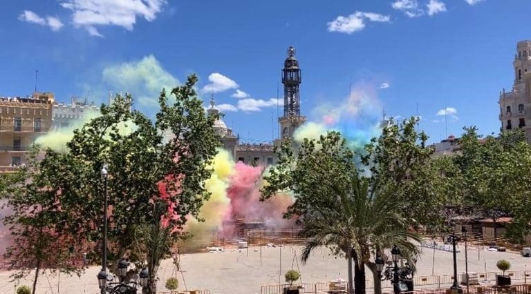 04/05/2025 València rinde homenaje a las madres con una "apoteósica" 'mascletà' disparada por Pibierzo SOCIEDAD