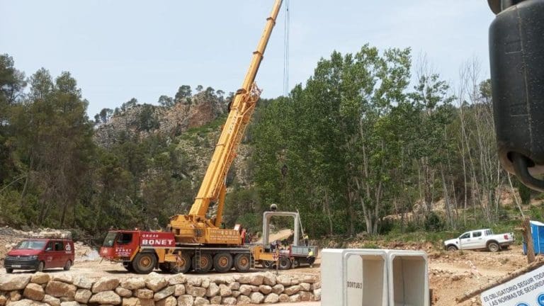 La Generalitat avanza en la reconstrucción de los puentes de Sinarcas con mejoras para fenómenos meteorológicos