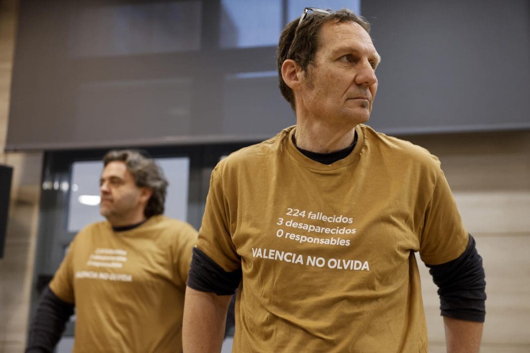 El presidente de la Asociación de Damnificados Horta Sud Valencia, Christian Lesaec, durante una rueda de prensa. EFE/Ana Escobar / Archivo