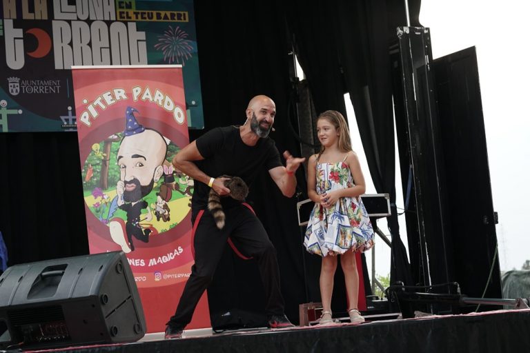 Música y humor en Monte-Real y San Juan Bosco con la programación de “A la Lluna de Torrent”