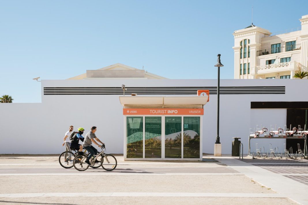 Nueva oficina de turismo playa de las Arenas de València