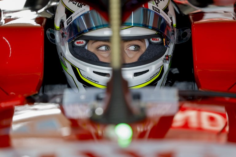 Chloe Chambers lidera el test femenino de Fórmula E; Nerea Martí y Marta García brillan en Cheste