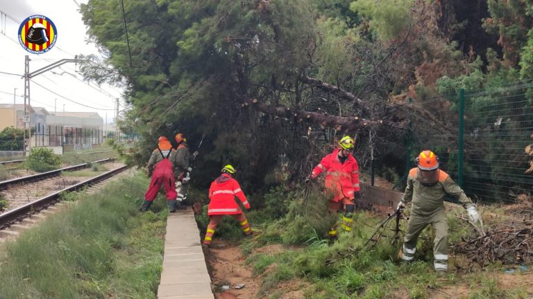 La DANA corta las líneas 1 y 2 de Metrovalencia en varios tramos por inundación de la vía