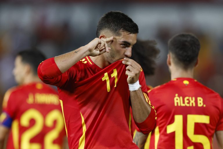 2-0: España supera a Georgia y avanza con pleno hacia el Mundial