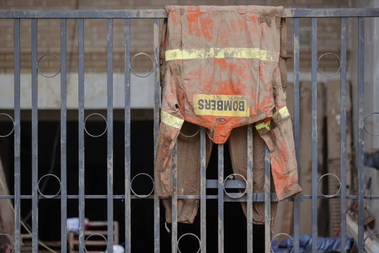 Un bombero del PMA de la Reva relata la sensación de colapso y la dificultad para priorizar en la DANA