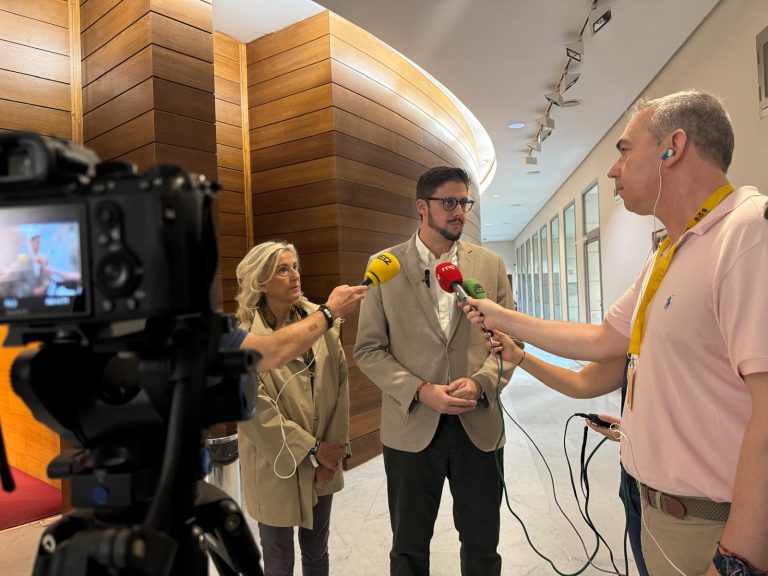 PP y Vox piden fomentar la caza en colegios con charlas y actividades para jóvenes