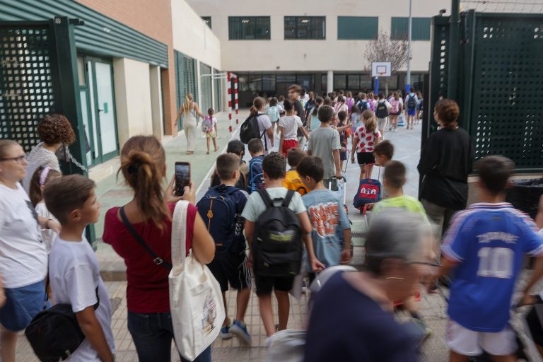 Más del 30% de los niños afectados por la dana en Valencia mantiene miedo a lluvias y truenos