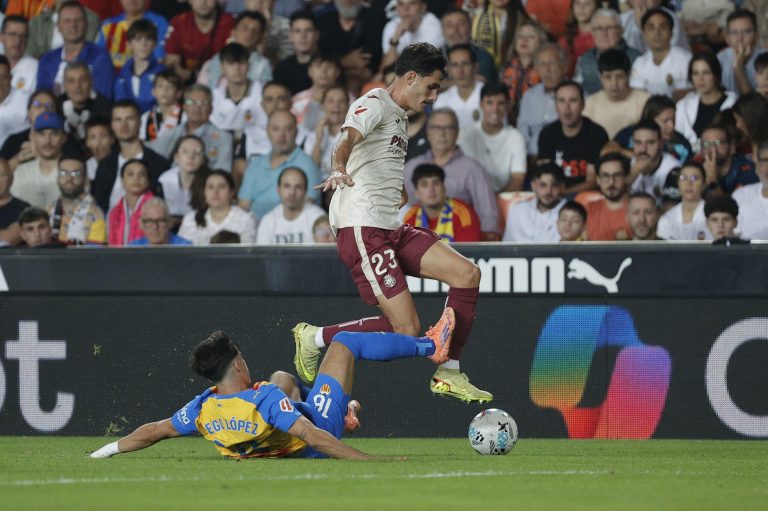 El Valencia prolonga su mala racha y cae en Mestalla ante el Villarreal: 0-2