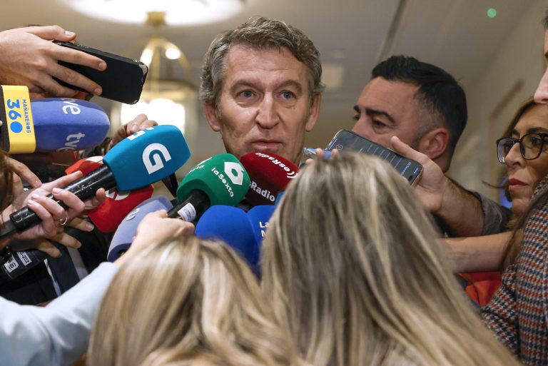 Feijóo anuncia que Mazón dejará la presidencia del PP valenciano tras la investidura