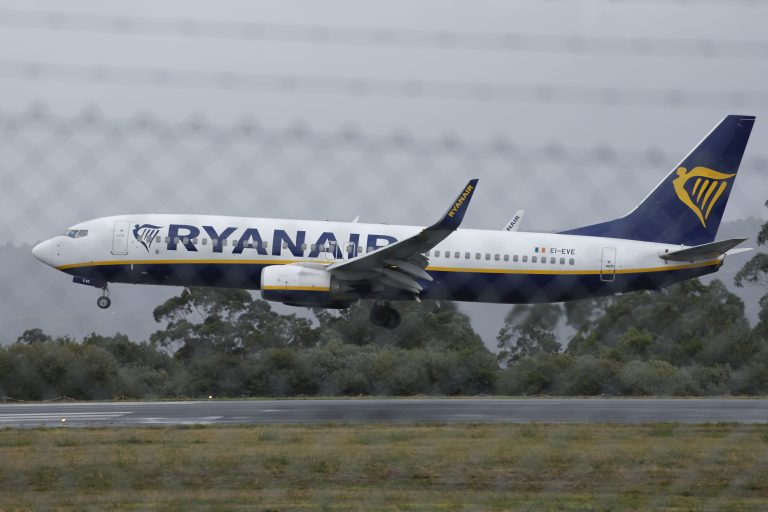 Ryanair refuerza su invierno en la Comunitat Valenciana: 12% más asientos en Alicante y 8% en Valencia