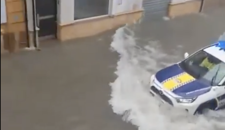 Carcaixent registra 110 l/m2 en una hora por un núcleo de lluvia estático