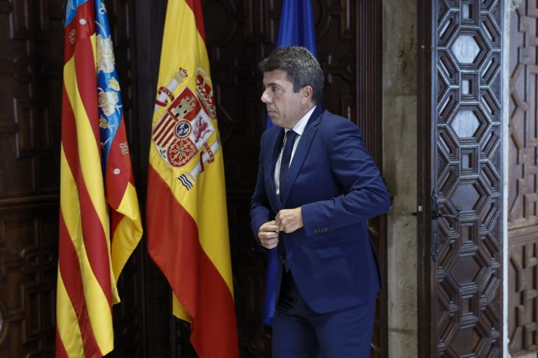 La jueza de la DANA rechaza incorporar las entrevistas a Mazón y refuerza la búsqueda de pruebas