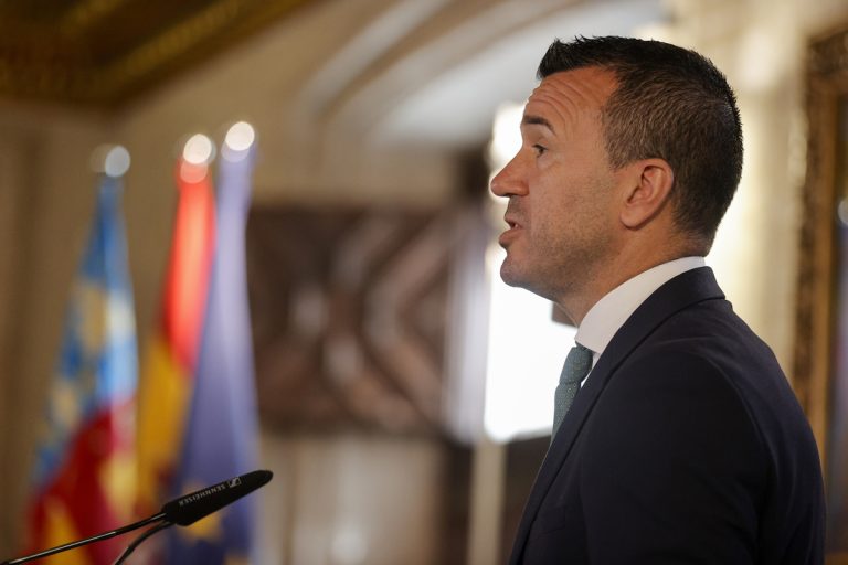 Vicente Mompó en un discurso