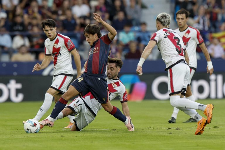 El Levante sufre una dura derrota ante el Rayo en el Ciutat: 0-3