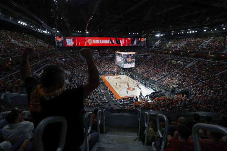 Valencia Basket abre la venta para otros partidos y mantiene en pausa la del Hapoel Tel Aviv