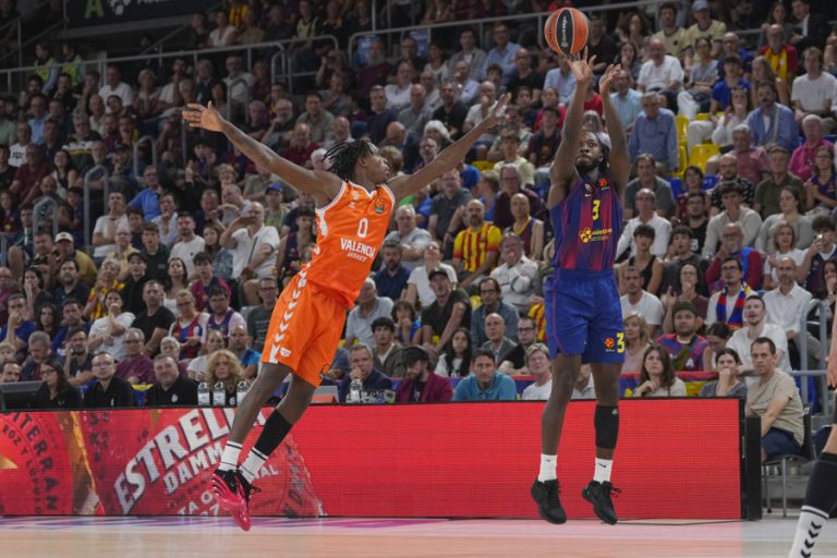 El Barça tumba al Valencia con un 108-102 y corta su inicio perfecto