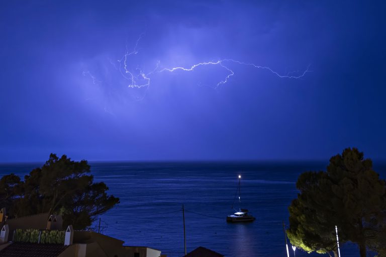 Las lluvias continúan este miércoles con remisión lenta y foco en el Mediterráneo