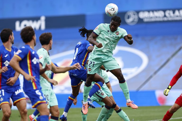 El Levante felicita el 9 d’Octubre con un video en valenciano protagonizado por Etta Eyong