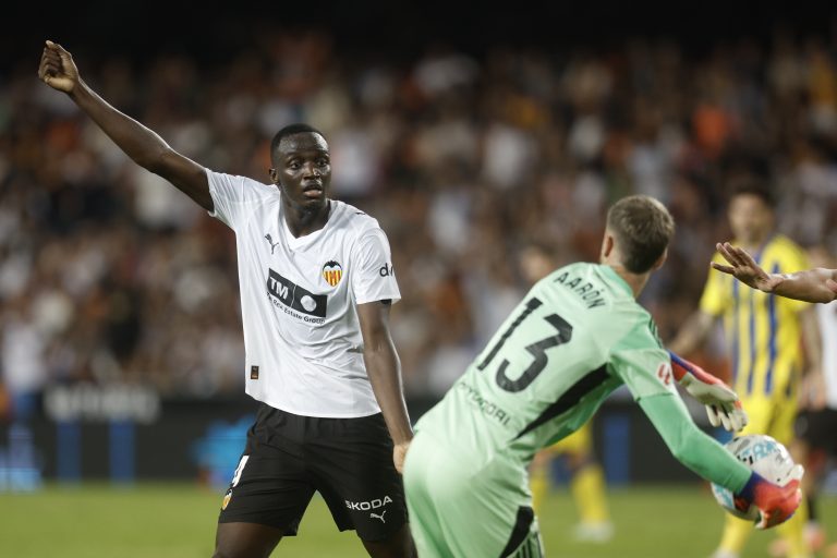 Diakhaby sufre una lesión isquiotibial en la pierna derecha y estará varias semanas de baja