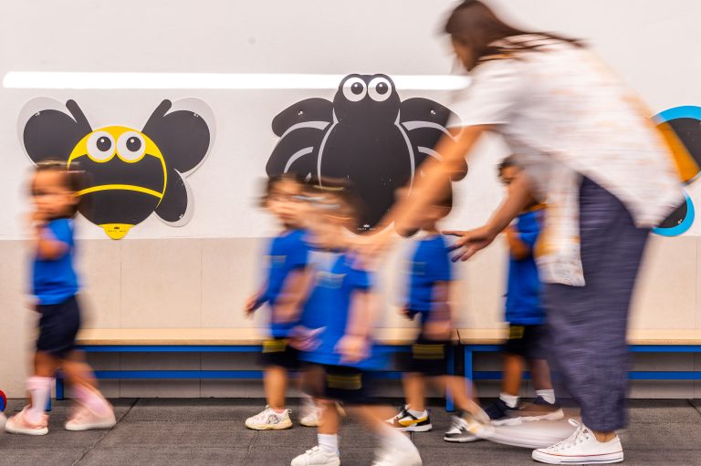 El 67% de los menores de los centros de Casa Caridad vive en precariedad habitacional