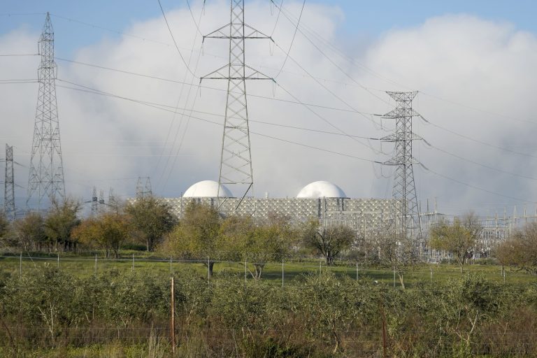 Municipios de zonas nucleares lamentan el rechazo del Congreso a eliminar la fecha de cierre de las centrales
