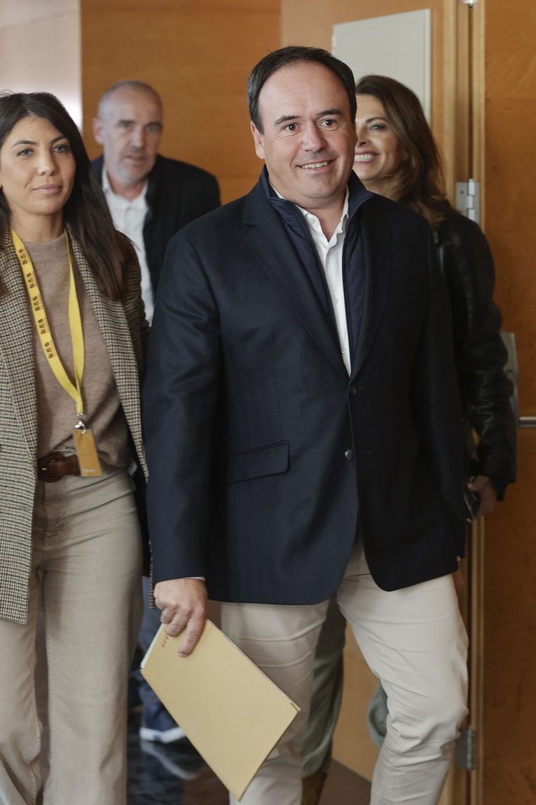 El PP nacional no acudirá al pleno de investidura de Pérez Llorca en Les Corts