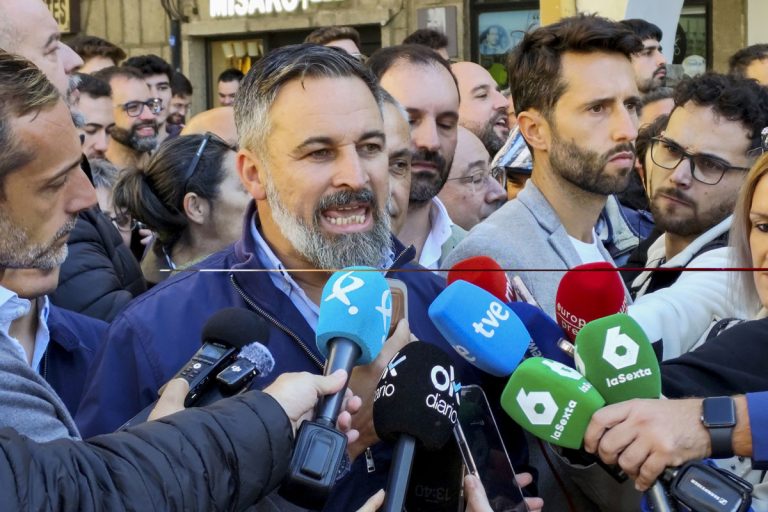 Abascal revela que Mazón le llamó para informarle de su decisión antes de su comparecencia