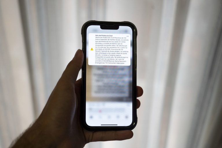 Emergencias de la Generalitat tenía un borrador del Es-Alert a las 18:37 y lo envió a las 20:11 en la DANA de Valencia