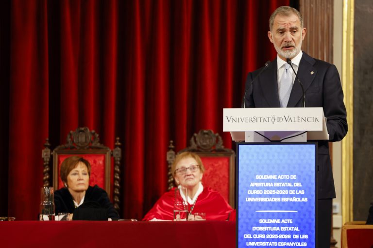 Felipe VI reivindica a la universidad como contrapunto a la resignación y la parálisis