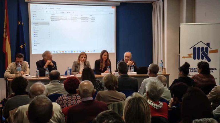 El Gobierno expone a las pedanías del sur de Valencia el plan de resiliencia frente a inundaciones