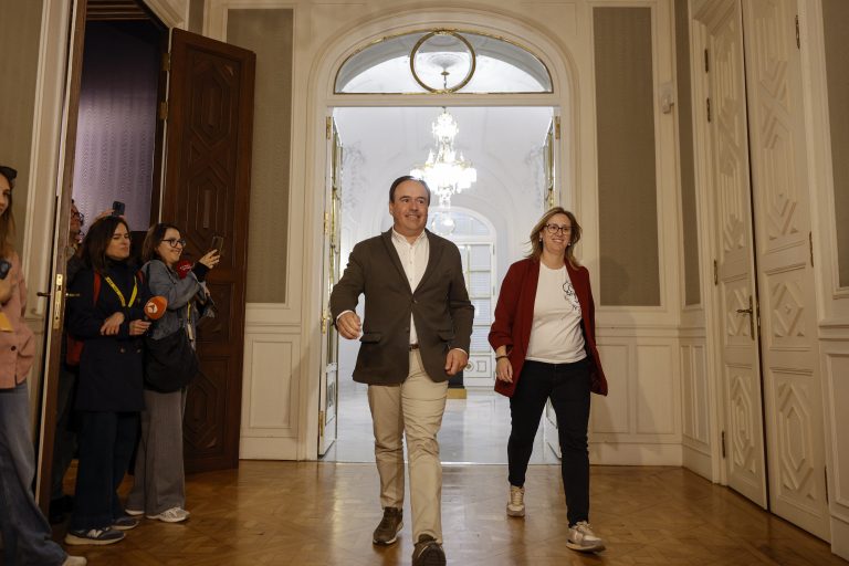 La Junta de Síndics abordará el jueves la fecha del pleno de investidura de Pérez Llorca
