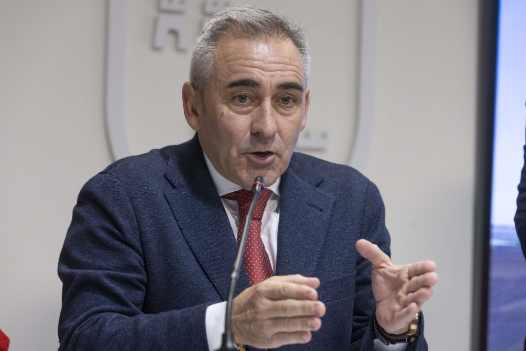 Barrachina urge al Gobierno central a reforzar los controles en frontera tras el informe de la Comisión Europea que alerta de control insuficiente en las importaciones