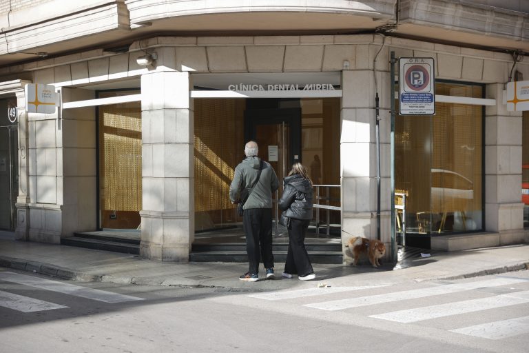 El Consejo de Dentistas pide prudencia y rechaza conjeturas por la muerte de la niña en Alzira