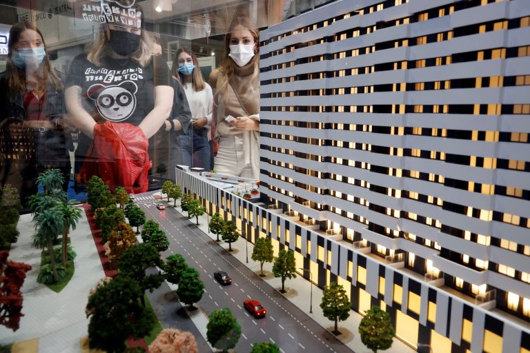 La compraventa de viviendas en la Comunitat Valenciana crece dos puntos por encima de la media nacional