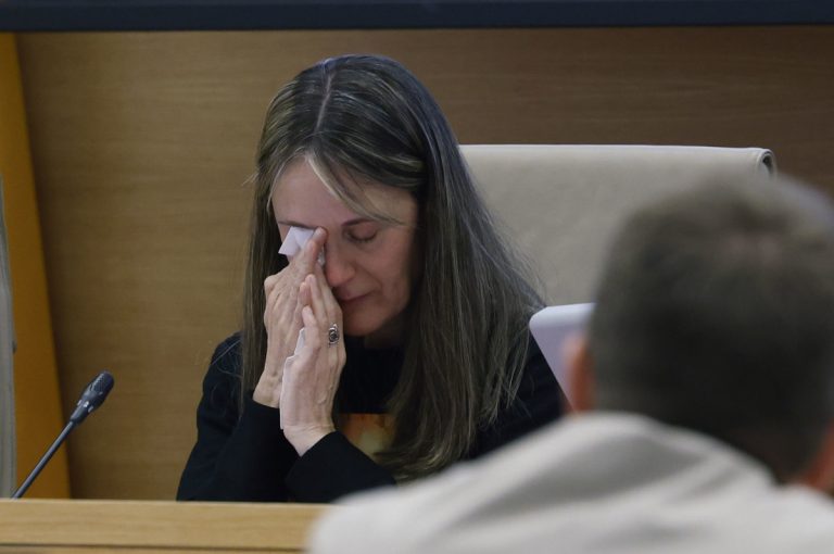 Víctimas de la DANA de Valencia llevan su dolor al Congreso y exigen justicia