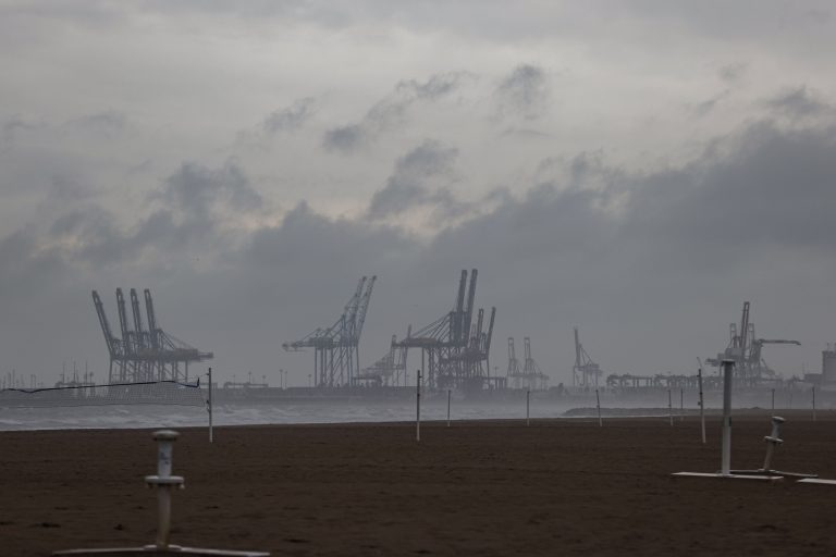 Los municipios que suspendieron las clases reabrirán los centros entre esta tarde y mañana