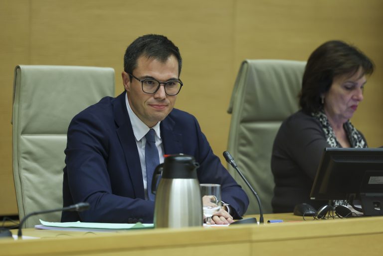 El exsecretario de Presidencia de Mazón muestra su listado de llamadas del día de la DANA