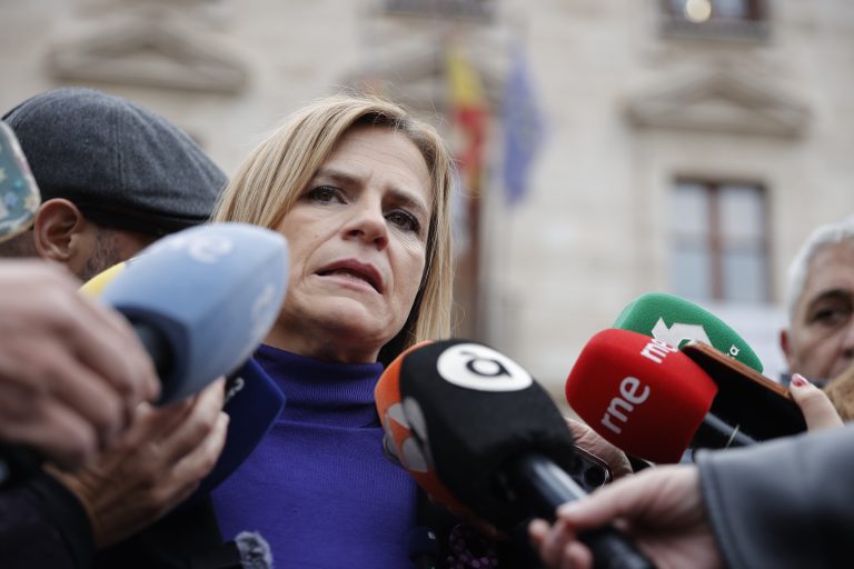 Pilar Bernabé cuestiona a Feijóo tras su citación y pone en duda que estuviera «tan informado»