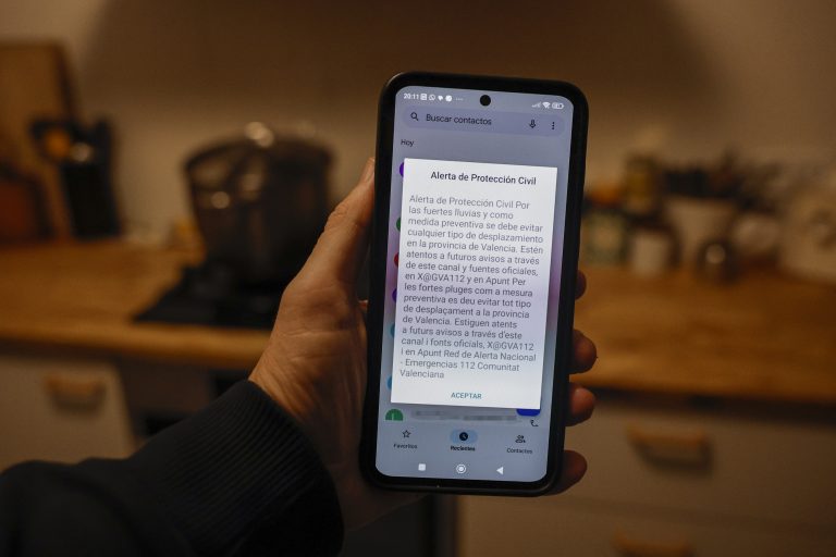 Emergencias entrega a la jueza el primer borrador del Es-Alert del día de la DANA