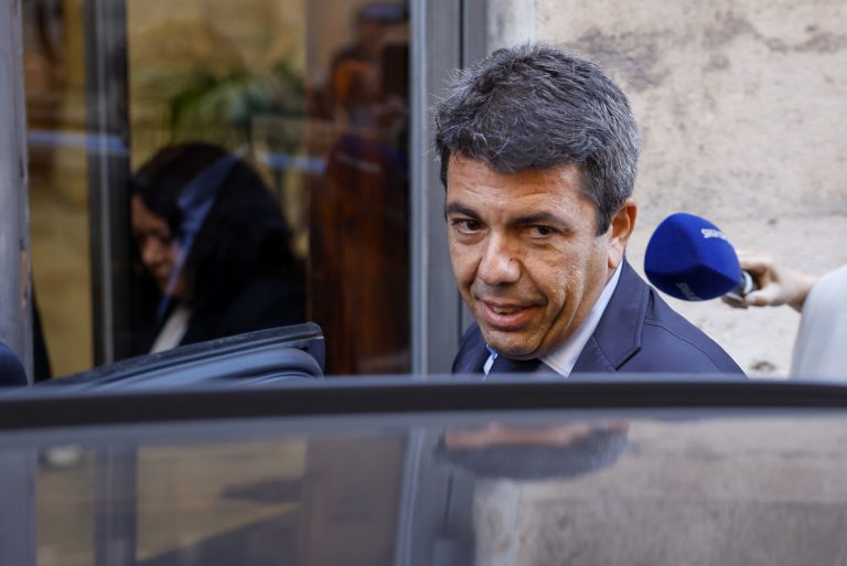 El PP designa a Mazón como portavoz de la Comisión de Reglamento de Les Corts y cobrará 634 euros más al mes