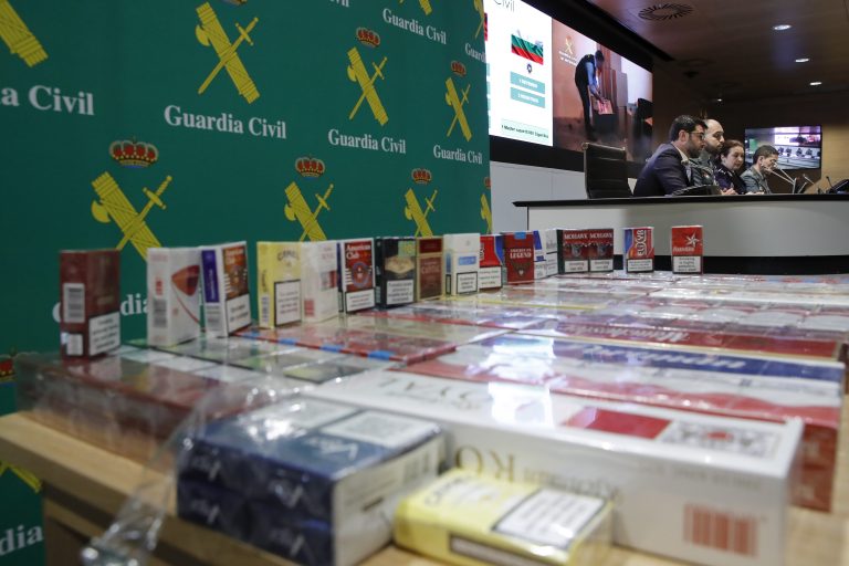 Intervenidas 136.000 cajetillas de tabaco de contrabando en Benifairó y Riba-roja