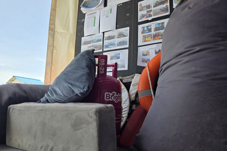 Indonesia retoma la búsqueda del último español desaparecido tras el naufragio en Komodo