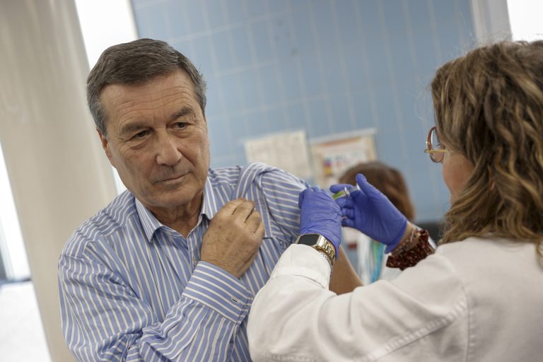 La vacunación contra la gripe crece un 14% en la Comunitat Valenciana, según Sanidad