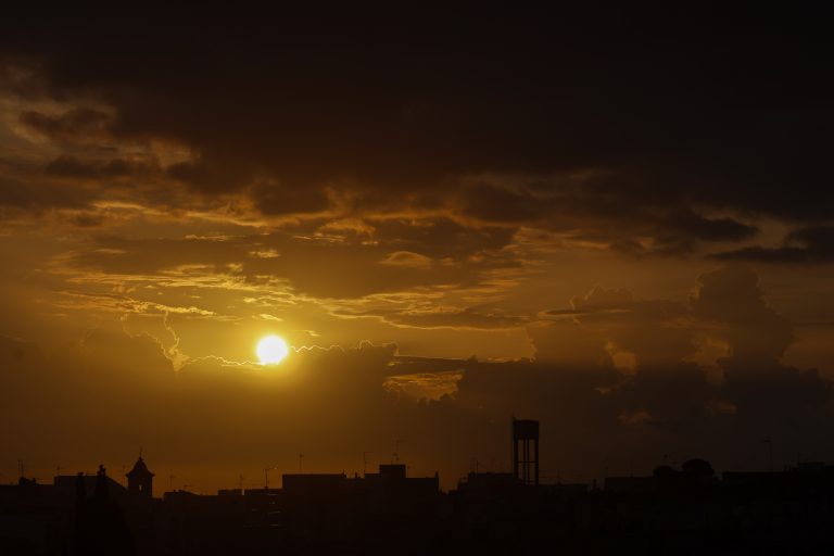 Jueves con cielo despejado que tenderá a nuboso y temperaturas sin cambios en la Comunitat Valenciana