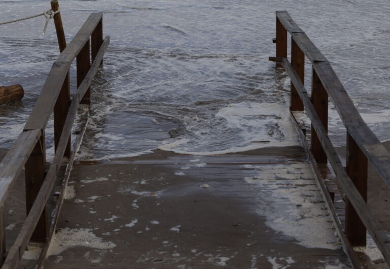 Vecinos de las playas de Sagunto denuncian abandono tras los daños de la borrasca Harry