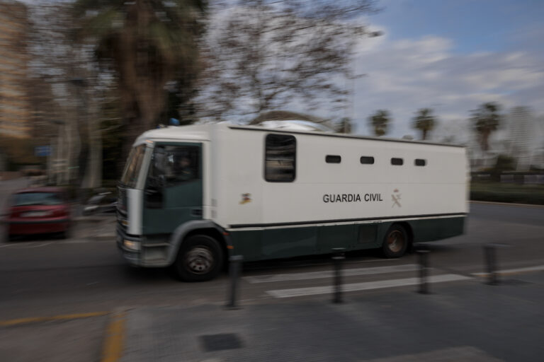 Un hombre se entrega en Sueca y confiesa el asesinato de un menor de 13 años