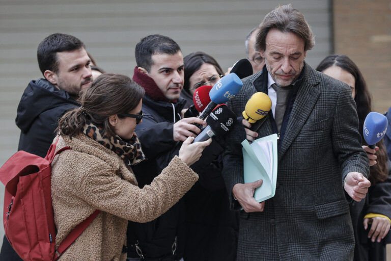 Concluye sin éxito el rescate de los wasaps del exjefe de gabinete de Mazón