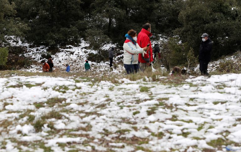 Aviso amarillo por nieve y frío en el interior sur de Valencia sigue hasta el martes