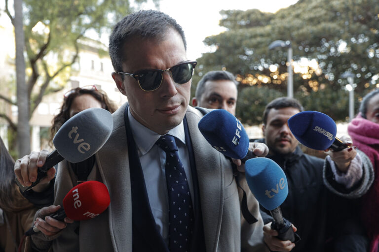 El ex secretario de Presidencia niega que informara a Mazón sobre un confinamiento por la DANA