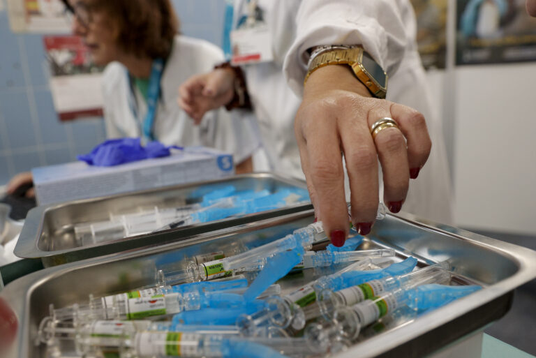 La gripe cae un 27% en la Comunitat Valenciana y los casos graves disminuyen